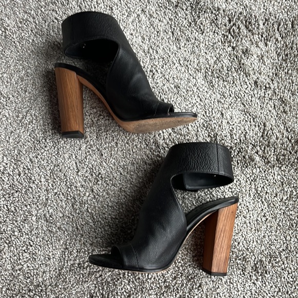 Vince Addie Block Heels (so comfortable!) - Picture 4 of 8